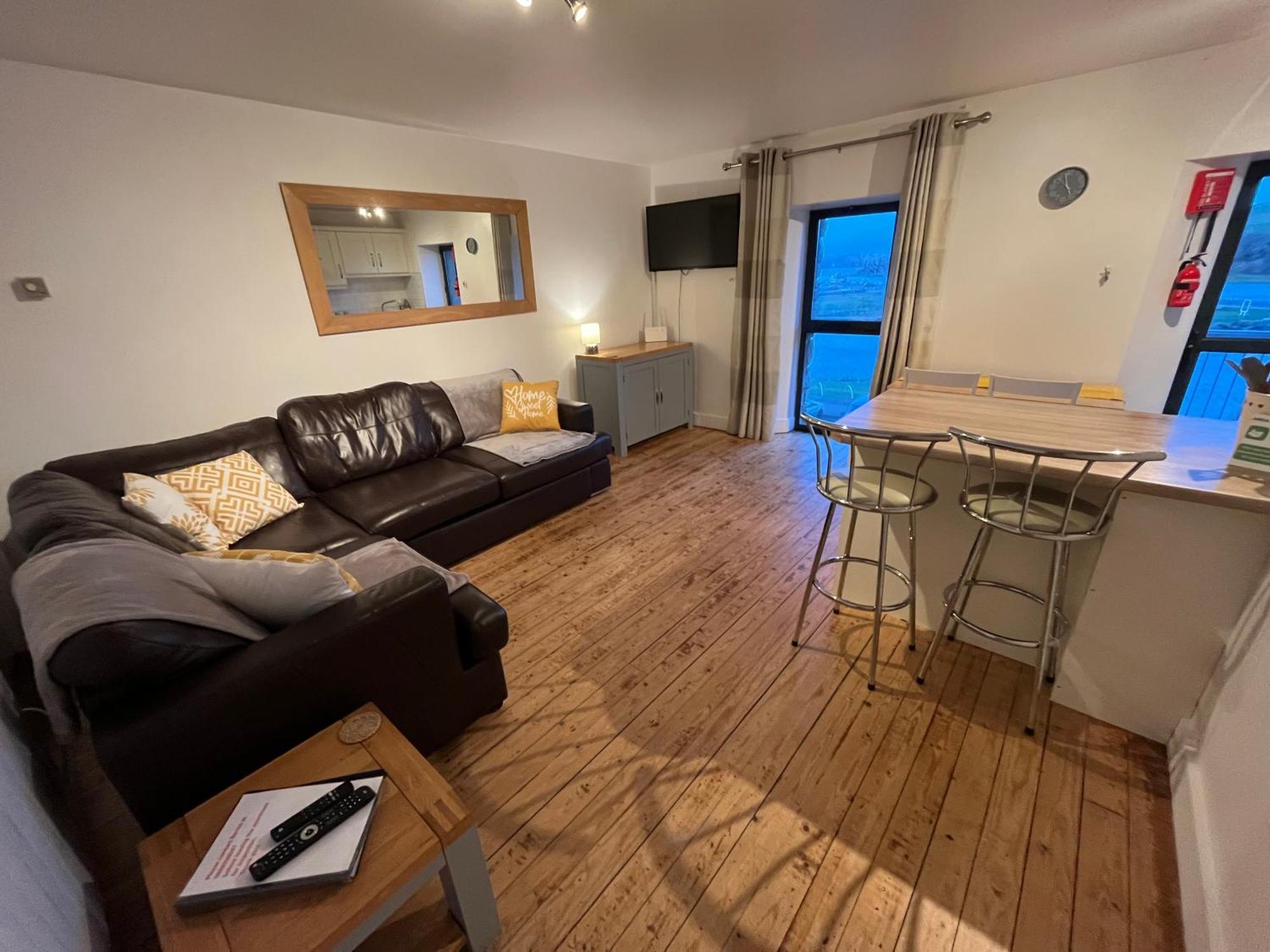 Apartment 12, Sea Wharf Westport Exterior photo